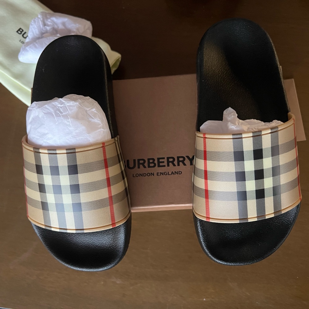 Burberry Furley Plaid Slide Sandals size 5